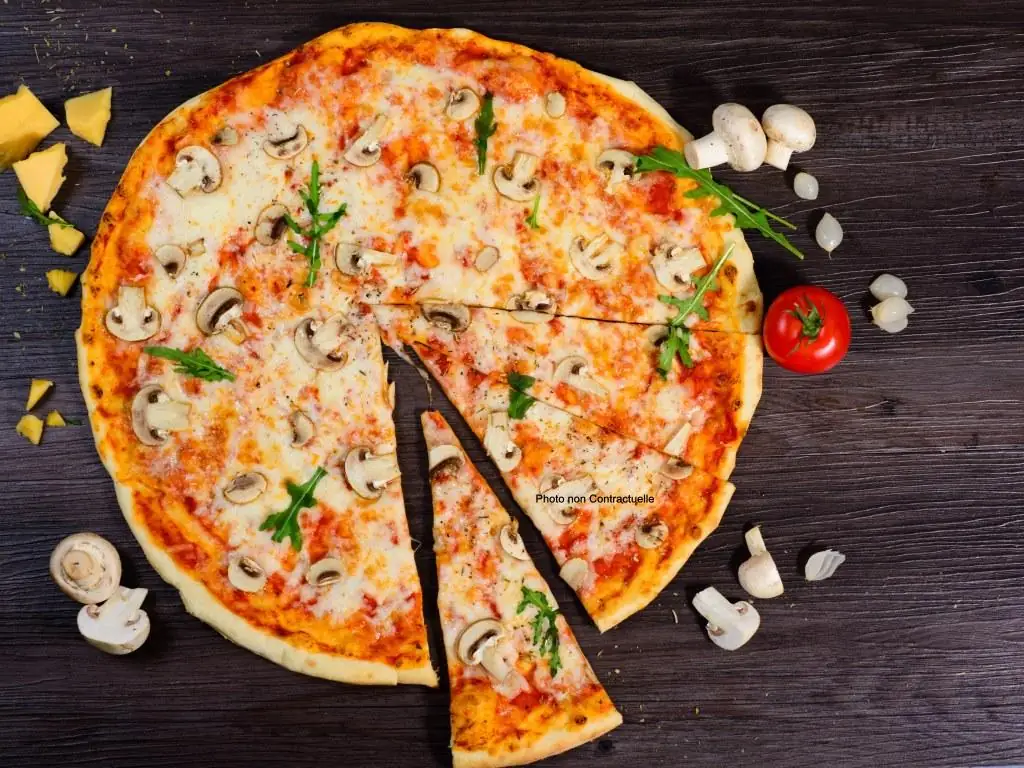 Pizza maison aux champignons